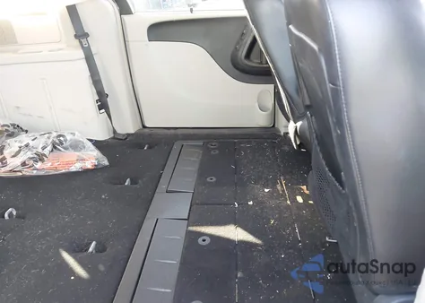 2014 Chrysler Town & Country Touring-L z USA, uszkodzony, nr VIN 2C4RC1CG5ER460572